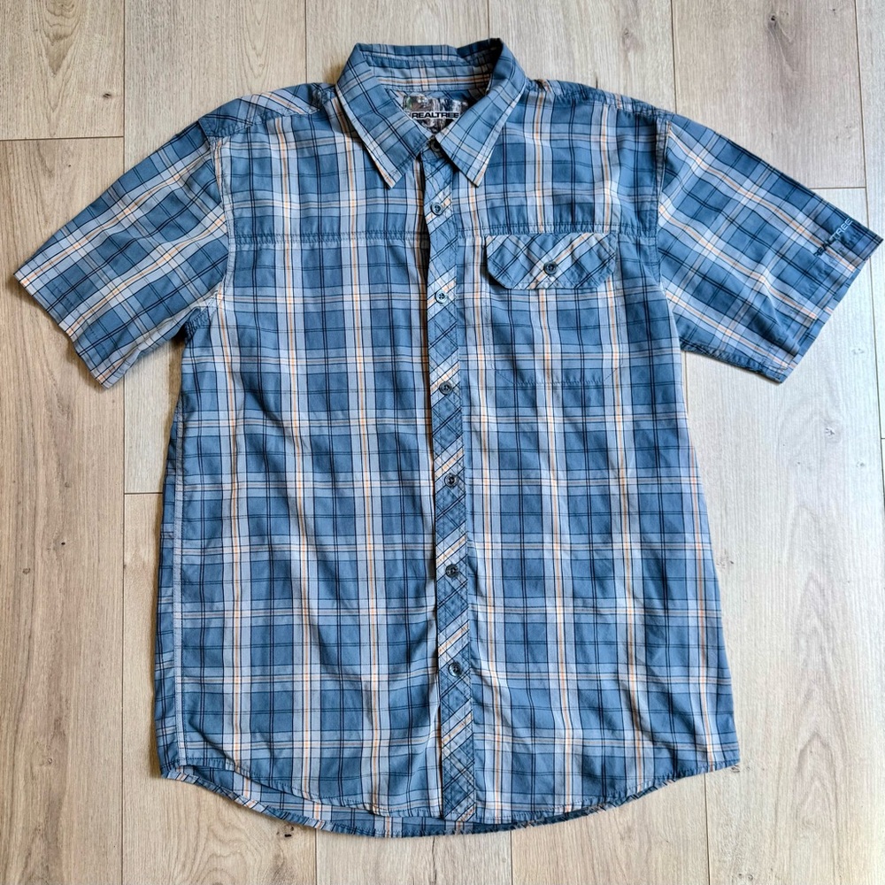 RealTree Men’s Button-Up Shirt Short Sleeve Blue Plaid Medium Outdoor Casual